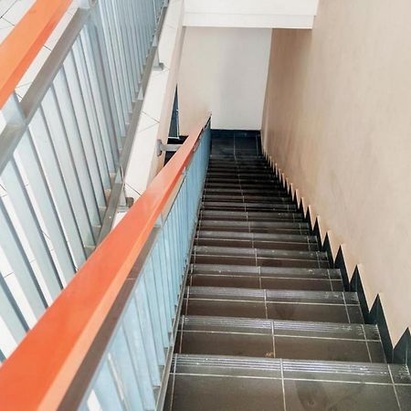 Chandra Graha Guesthouse Palu Ngoại thất bức ảnh