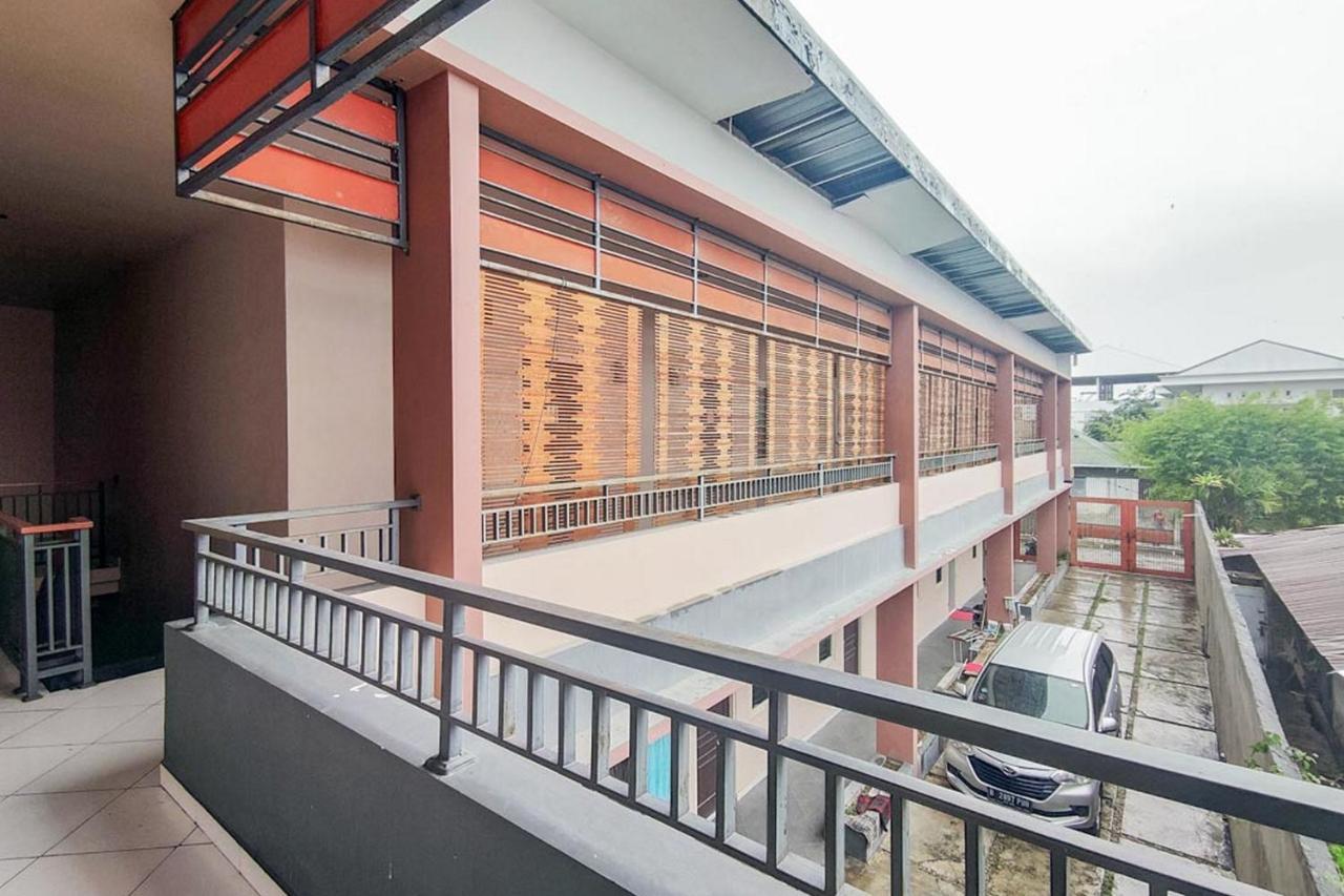 Chandra Graha Guesthouse Palu Ngoại thất bức ảnh