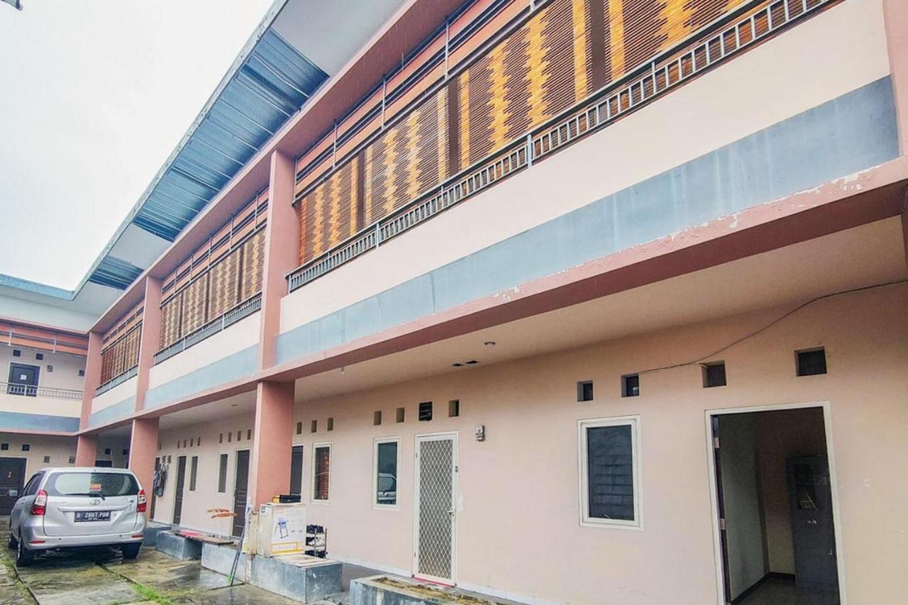 Chandra Graha Guesthouse Palu Ngoại thất bức ảnh