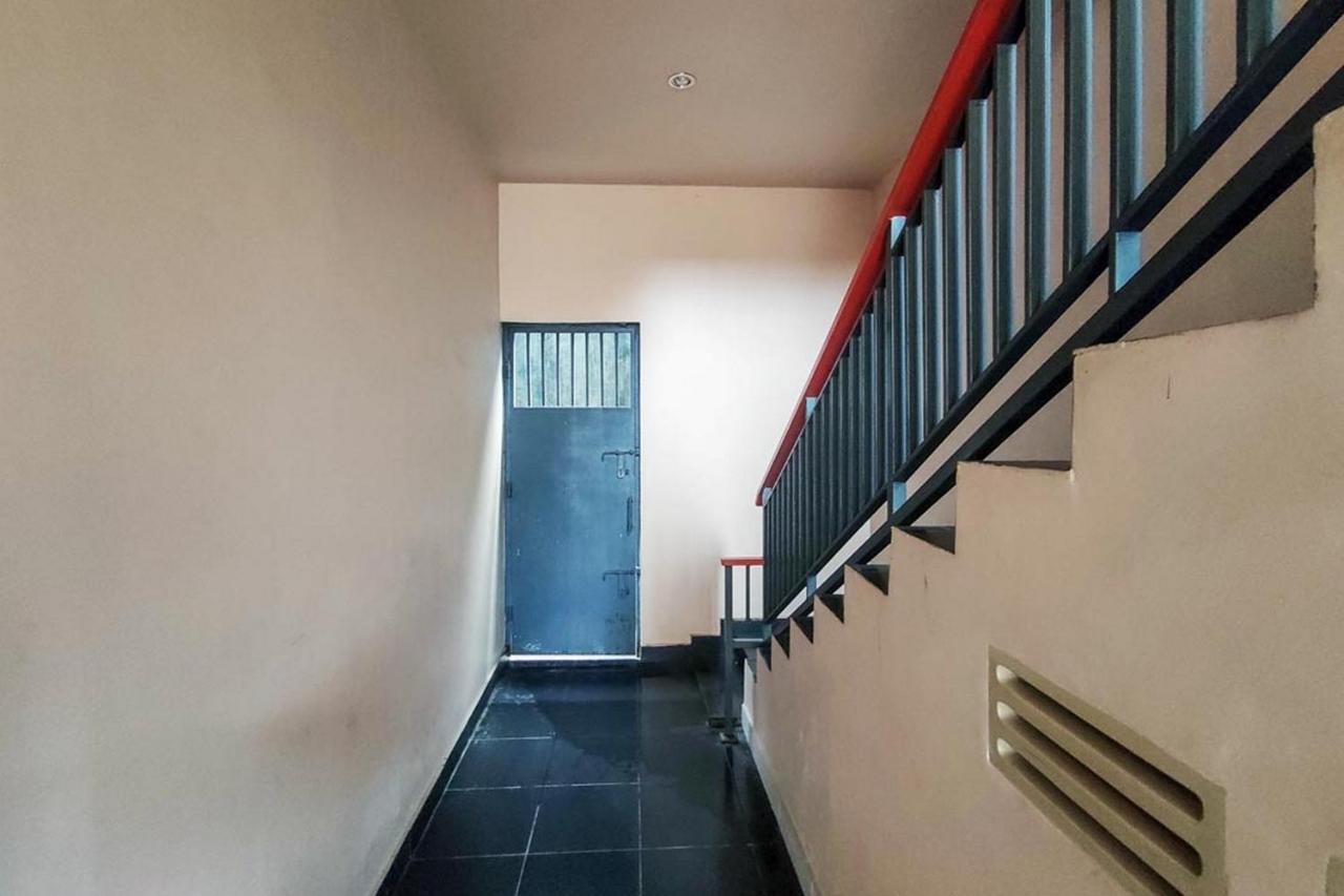Chandra Graha Guesthouse Palu Ngoại thất bức ảnh