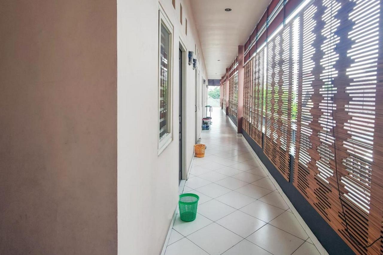 Chandra Graha Guesthouse Palu Ngoại thất bức ảnh