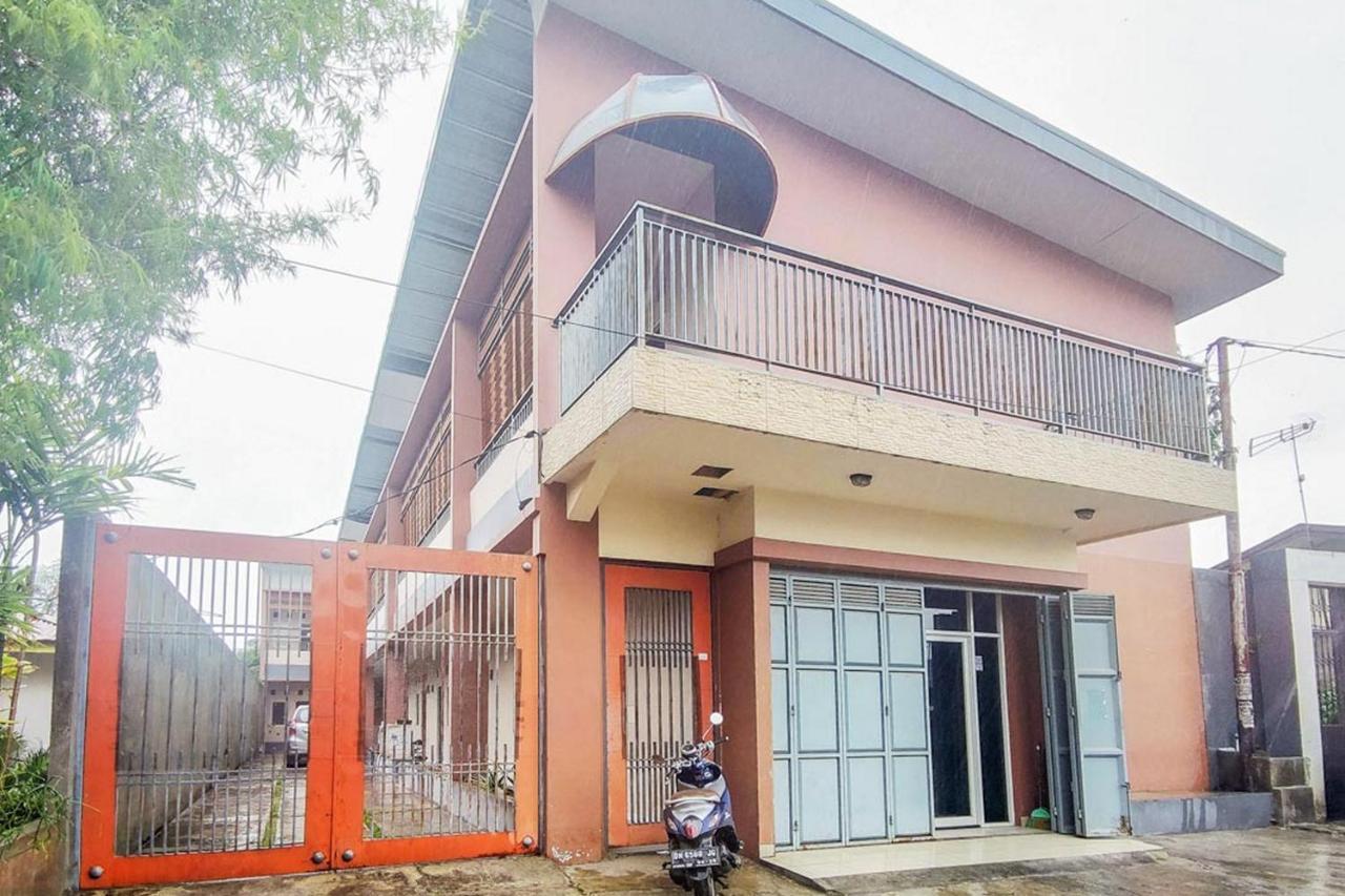 Chandra Graha Guesthouse Palu Ngoại thất bức ảnh